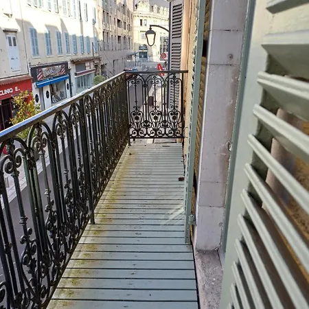 Cosy Avec Balcon Hyper Centre Ville, Wifi Pau